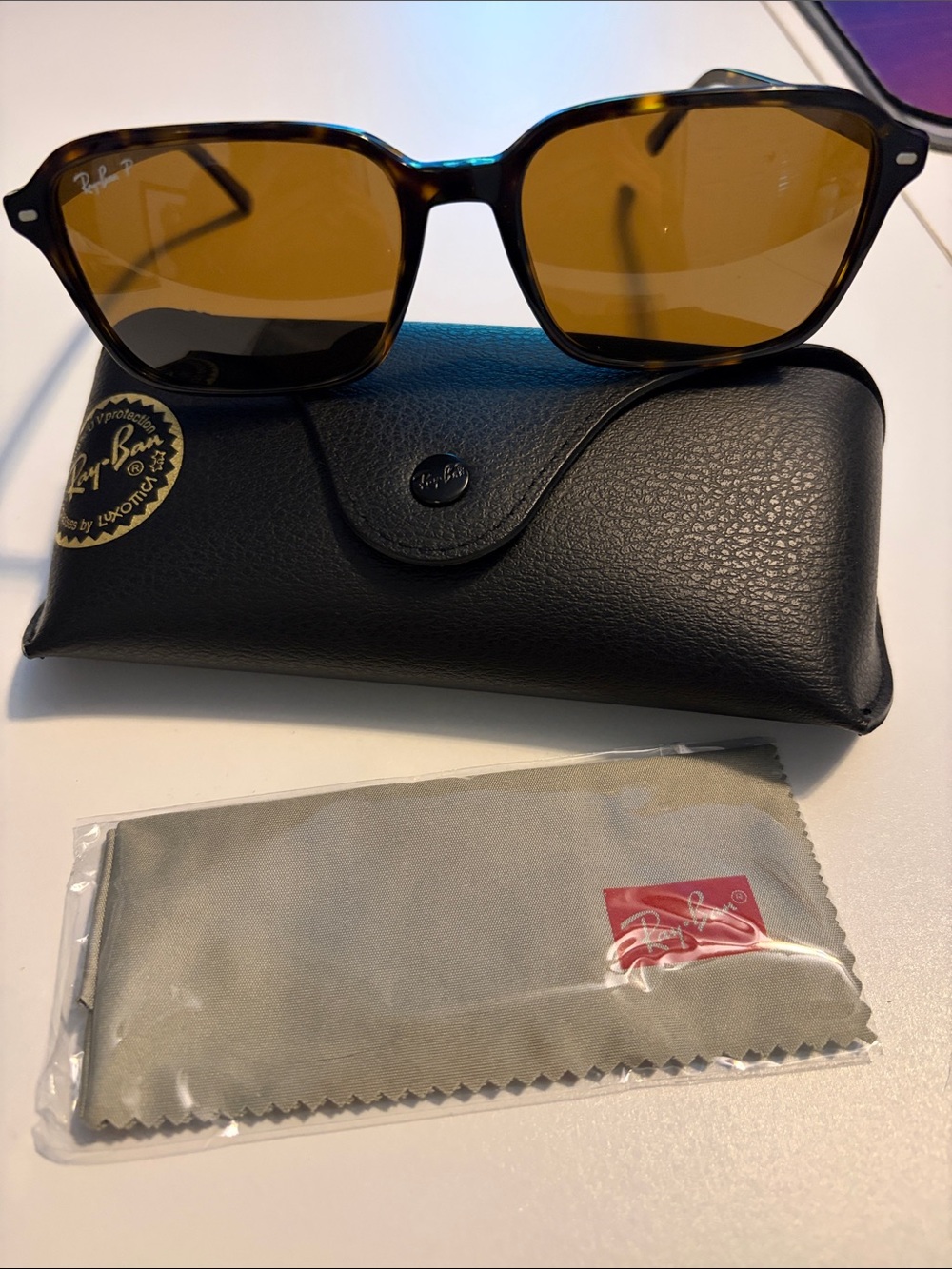 Ray-Ban Men’s Sunglasses Brown Frame with Amber Lenses